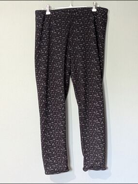 4/$10✨ Just Cozy Women's Black Patterned Leggings